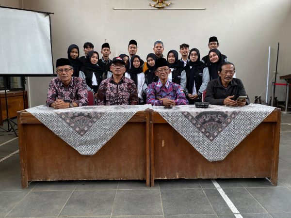 Penyambutan dan Penyerahan Mahasiswa KKN Kelompok 12 UNUGHA Cilacap
